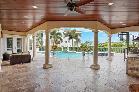 House in Belleair Beach, Florida 5 bedrooms, 413.42 sq.m. № 1411202 - photo 3