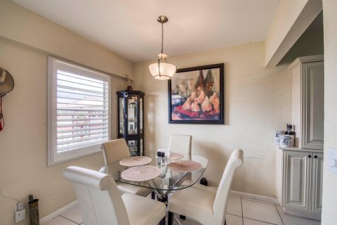 Copropriété à louer à Boca Raton, Floride: 2 chambres, 78.04 m2 № 2246533 - photo 5