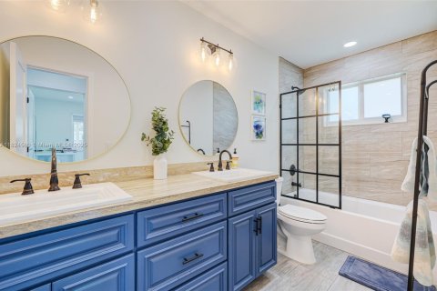 House in Palmetto Bay, Florida 3 bedrooms, 156.35 sq.m. № 2013181 - photo 29