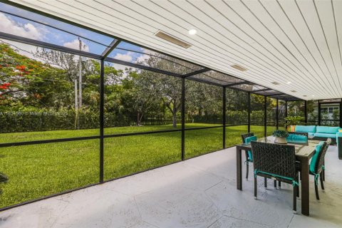 House in Palmetto Bay, Florida 3 bedrooms, 156.35 sq.m. № 2013181 - photo 17