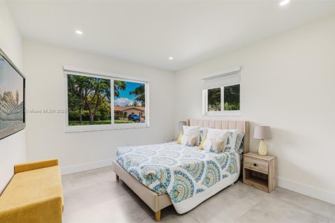 House in Palmetto Bay, Florida 3 bedrooms, 156.35 sq.m. № 2013181 - photo 24