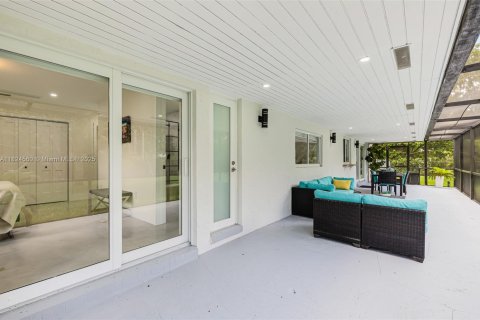 House in Palmetto Bay, Florida 3 bedrooms, 156.35 sq.m. № 2013181 - photo 19