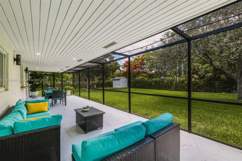 House in Palmetto Bay, Florida 3 bedrooms, 156.35 sq.m. № 2013181 - photo 18