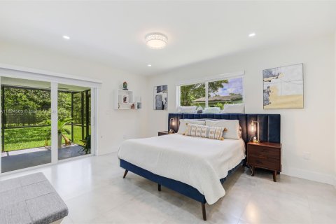 House in Palmetto Bay, Florida 3 bedrooms, 156.35 sq.m. № 2013181 - photo 20