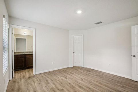 Commercial property in Port Charlotte, Florida 4 bedrooms, 194.72 sq.m. № 2095400 - photo 12