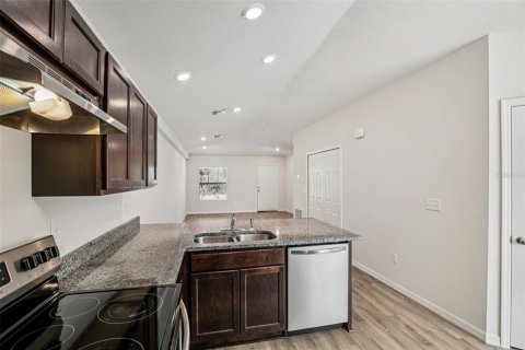Commercial property in Port Charlotte, Florida 4 bedrooms, 194.72 sq.m. № 2095400 - photo 7