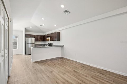 Commercial property in Port Charlotte, Florida 4 bedrooms, 194.72 sq.m. № 2095400 - photo 3