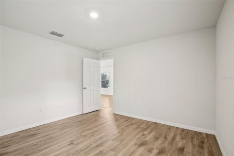 Commercial property in Port Charlotte, Florida 4 bedrooms, 194.72 sq.m. № 2095400 - photo 11