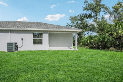 Commercial property in Port Charlotte, Florida 4 bedrooms, 194.72 sq.m. № 2095400 - photo 14