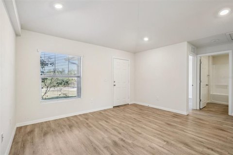 Commercial property in Port Charlotte, Florida 4 bedrooms, 194.72 sq.m. № 2095400 - photo 5