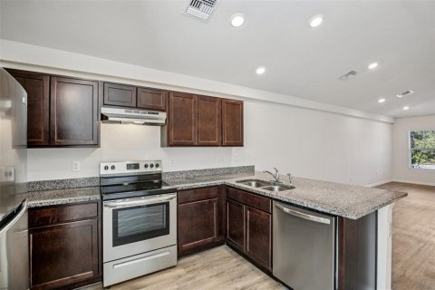 Commercial property in Port Charlotte, Florida 4 bedrooms, 194.72 sq.m. № 2095400 - photo 6