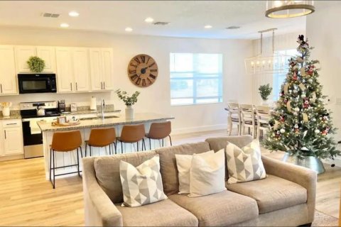 Villa ou maison à louer à Kissimmee, Floride: 5 chambres, 284.93 m2 № 2383932 - photo 8