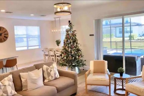 Villa ou maison à louer à Kissimmee, Floride: 5 chambres, 284.93 m2 № 2383932 - photo 4