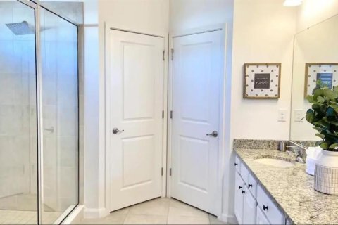 Villa ou maison à louer à Kissimmee, Floride: 5 chambres, 284.93 m2 № 2383932 - photo 15