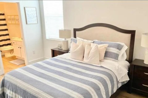 Villa ou maison à louer à Kissimmee, Floride: 5 chambres, 284.93 m2 № 2383932 - photo 12