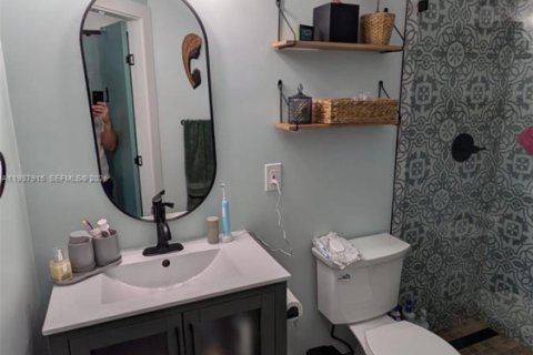 Adosado en venta en Miami, Florida, 3 dormitorios, 162.21 m2 № 1998810 - foto 14