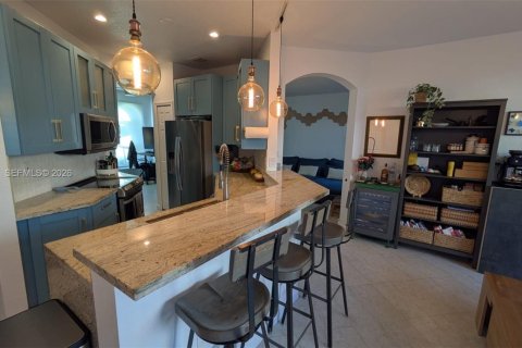 Adosado en venta en Miami, Florida, 3 dormitorios, 162.21 m2 № 1998810 - foto 7