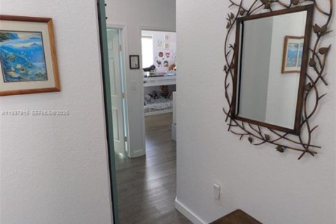 Adosado en venta en Miami, Florida, 3 dormitorios, 162.21 m2 № 1998810 - foto 25