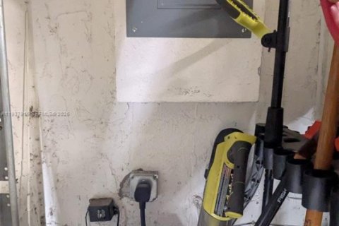 Adosado en venta en Miami, Florida, 3 dormitorios, 162.21 m2 № 1998810 - foto 24