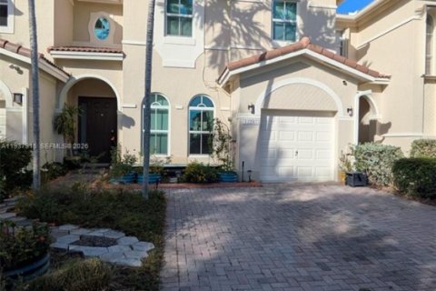 Adosado en venta en Miami, Florida, 3 dormitorios, 162.21 m2 № 1998810 - foto 27