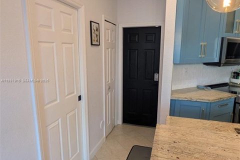 Adosado en venta en Miami, Florida, 3 dormitorios, 162.21 m2 № 1998810 - foto 23