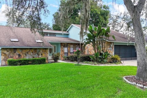 House in Dade City, Florida 3 bedrooms, 206.8 sq.m. № 1886090 - photo 1