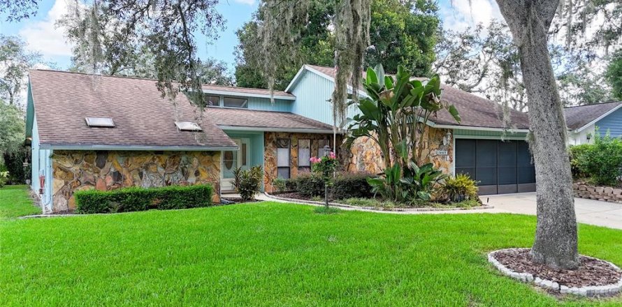 House in Dade City, Florida 3 bedrooms, 206.8 sq.m. № 1886090