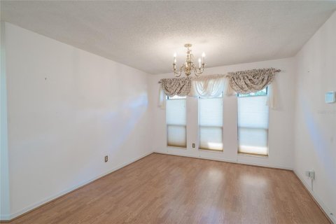 House in Dade City, Florida 3 bedrooms, 206.8 sq.m. № 1886090 - photo 21