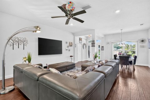 Casa en venta en Port St. Lucie, Florida, 5 dormitorios, 211.91 m2 № 2292092 - foto 10