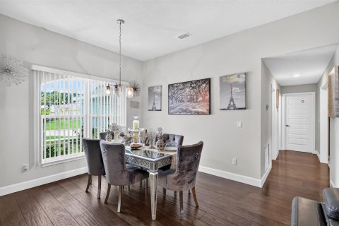 Casa en venta en Port St. Lucie, Florida, 5 dormitorios, 211.91 m2 № 2292092 - foto 13