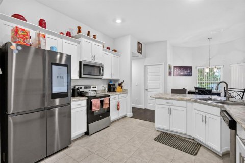 Casa en venta en Port St. Lucie, Florida, 5 dormitorios, 211.91 m2 № 2292092 - foto 17