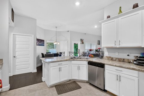 Casa en venta en Port St. Lucie, Florida, 5 dormitorios, 211.91 m2 № 2292092 - foto 18