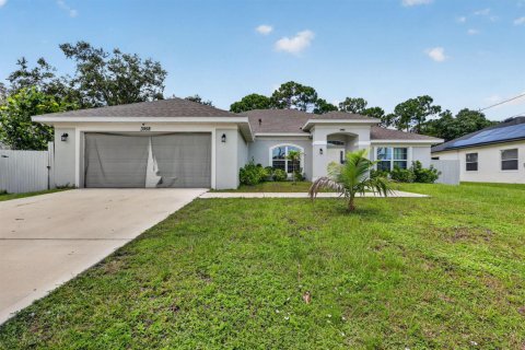 Casa en venta en Port St. Lucie, Florida, 5 dormitorios, 211.91 m2 № 2292092 - foto 3