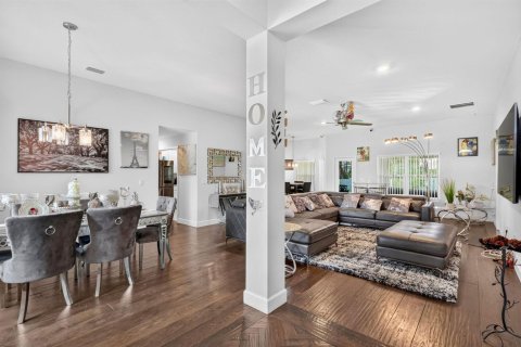 Casa en venta en Port St. Lucie, Florida, 5 dormitorios, 211.91 m2 № 2292092 - foto 5