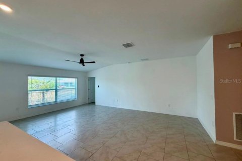 Casa en venta en Cape Coral, Florida, 4 dormitorios, 179.95 m2 № 2239250 - foto 22