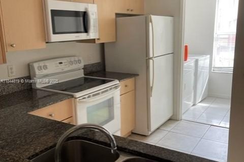 Купить кондоминиум в Мирамар, Флорида 2 спальни, 100.33м2, № 1840900 - фото 7