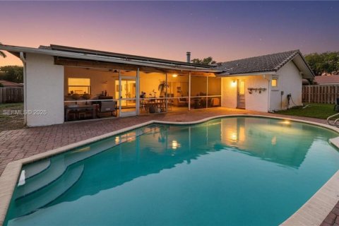 Casa en venta en Coral Springs, Florida, 3 dormitorios, 204.94 m2 № 2068811 - foto 2