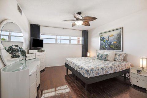 Copropriété à vendre à Pembroke Pines, Floride: 2 chambres, 108.7 m2 № 1936536 - photo 9