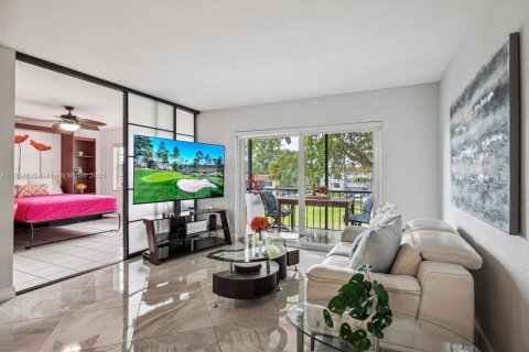 Copropriété à vendre à Pembroke Pines, Floride: 2 chambres, 108.7 m2 № 1936536 - photo 3