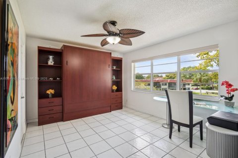 Copropriété à vendre à Pembroke Pines, Floride: 2 chambres, 108.7 m2 № 1936536 - photo 12