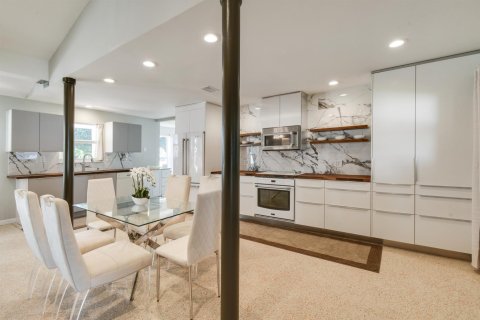 Villa ou maison à vendre à Stuart, Floride: 3 chambres, 159.05 m2 № 2431316 - photo 16