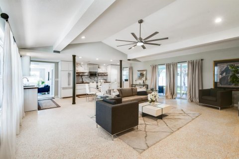 Villa ou maison à vendre à Stuart, Floride: 3 chambres, 159.05 m2 № 2431316 - photo 5