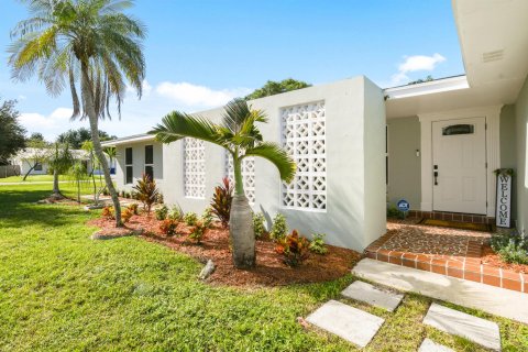 Villa ou maison à vendre à Stuart, Floride: 3 chambres, 159.05 m2 № 2431316 - photo 4