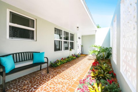 Villa ou maison à vendre à Stuart, Floride: 3 chambres, 159.05 m2 № 2431316 - photo 3