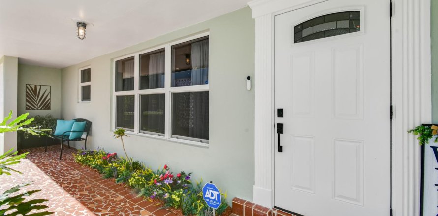 Villa ou maison à Stuart, Floride 3 chambres, 159.05 m2 № 2431316