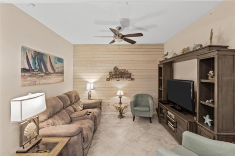 House in Winter Haven, Florida 2 bedrooms, 128.67 sq.m. № 1879158 - photo 5