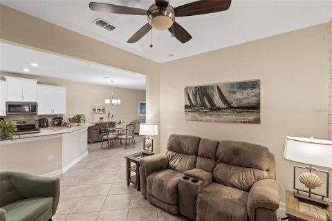 House in Winter Haven, Florida 2 bedrooms, 128.67 sq.m. № 1879158 - photo 6