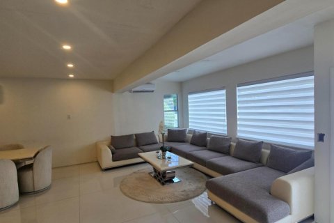 House in Hollywood, Florida 3 bedrooms, 133.04 sq.m. № 2250885