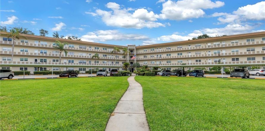 Condominio en Saint Petersburg, Florida, 1 dormitorio № 1903862