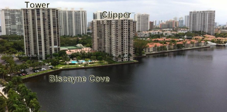 Condominio en Aventura, Florida, 2 dormitorios  № 1840943